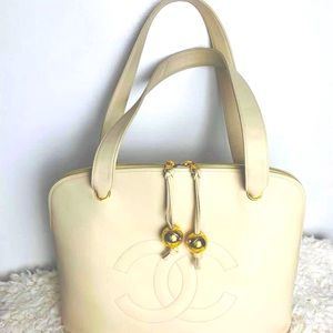 Chanel Beige Caviar Leather Shoulder Bag